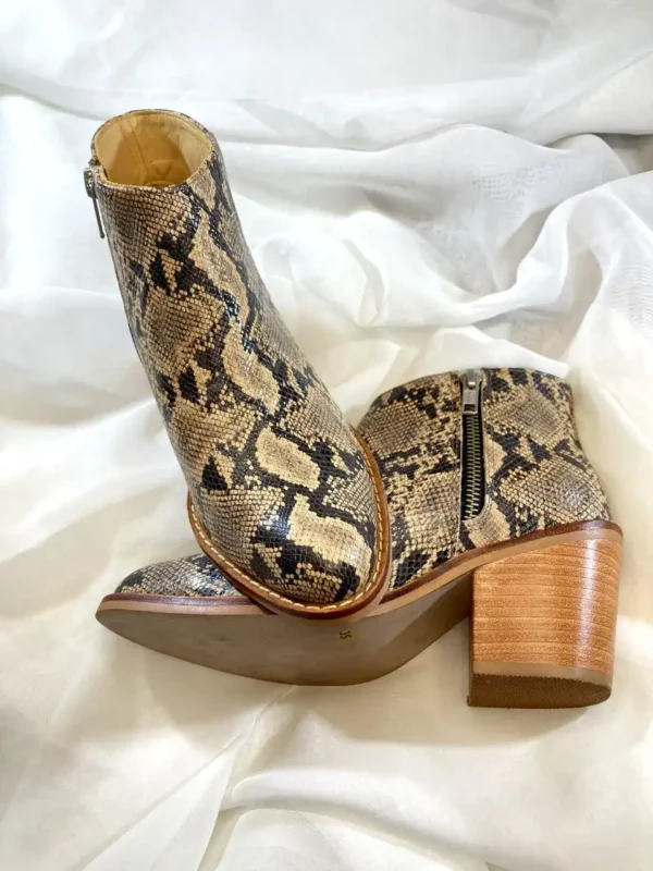 Botín modelo Toscana Pitón